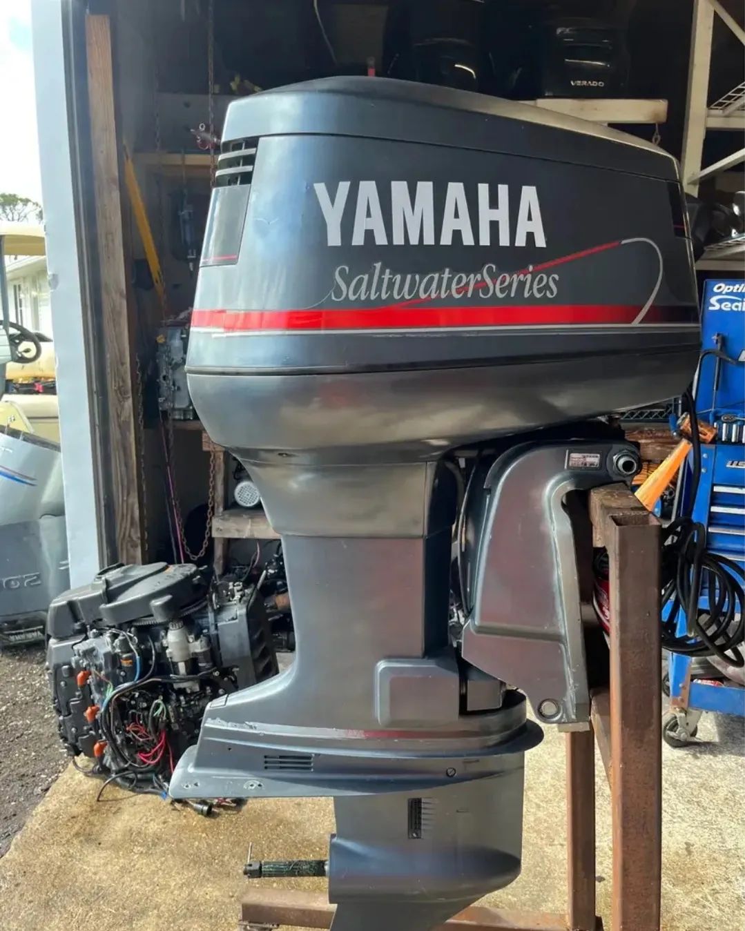 115 HP 2-Stroke Yamaha Outboard Motor - Image 2